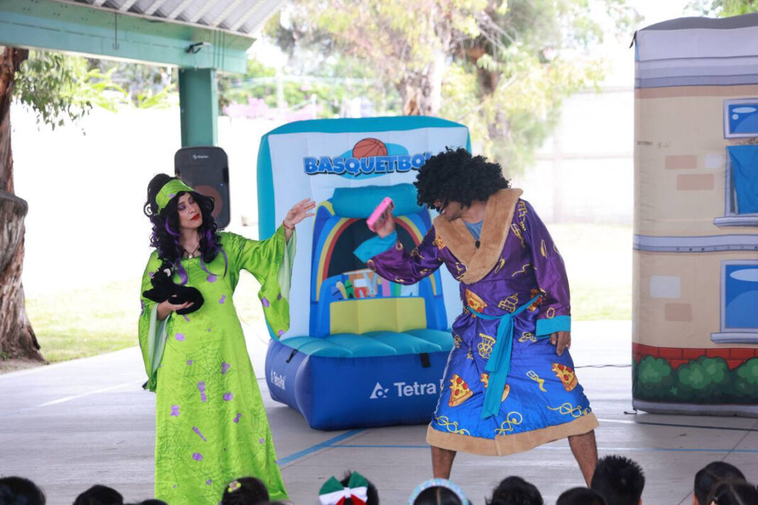 SEDIF y Tetra Pak presentan obra de teatro sobre alimentación saludable en Corregidora