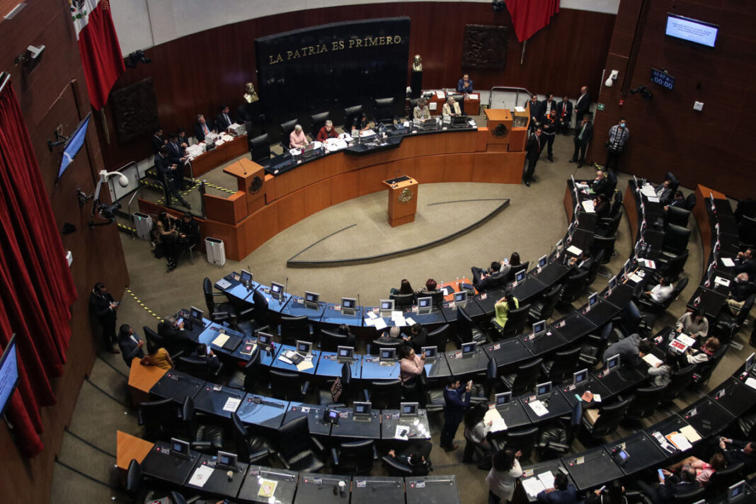 Senado aprueba reforma a la propiedad industrial; la oposición la llama “Ley Antimemes”