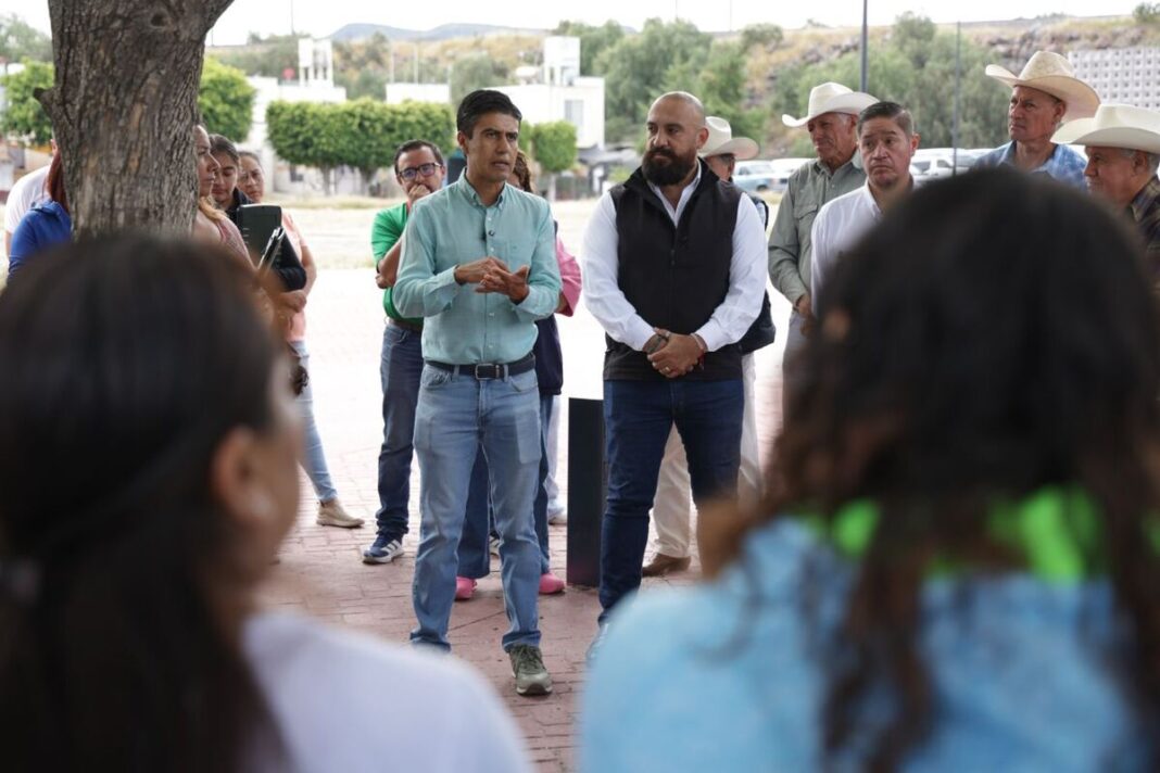 Titular de SEDESOQ visita San Juan del Río y se reúne con autoridades locales