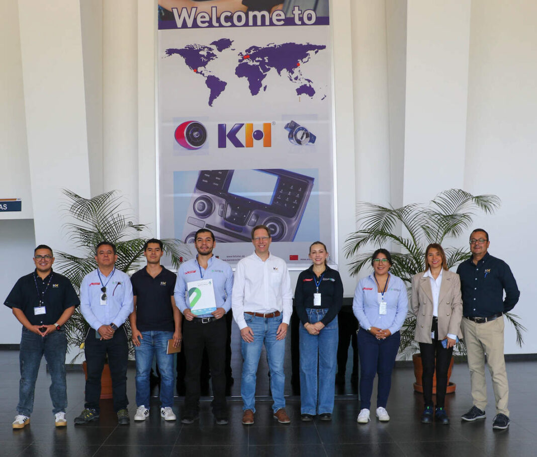 Universidad Politécnica de Santa Rosa Jáuregui firma convenio con KH México