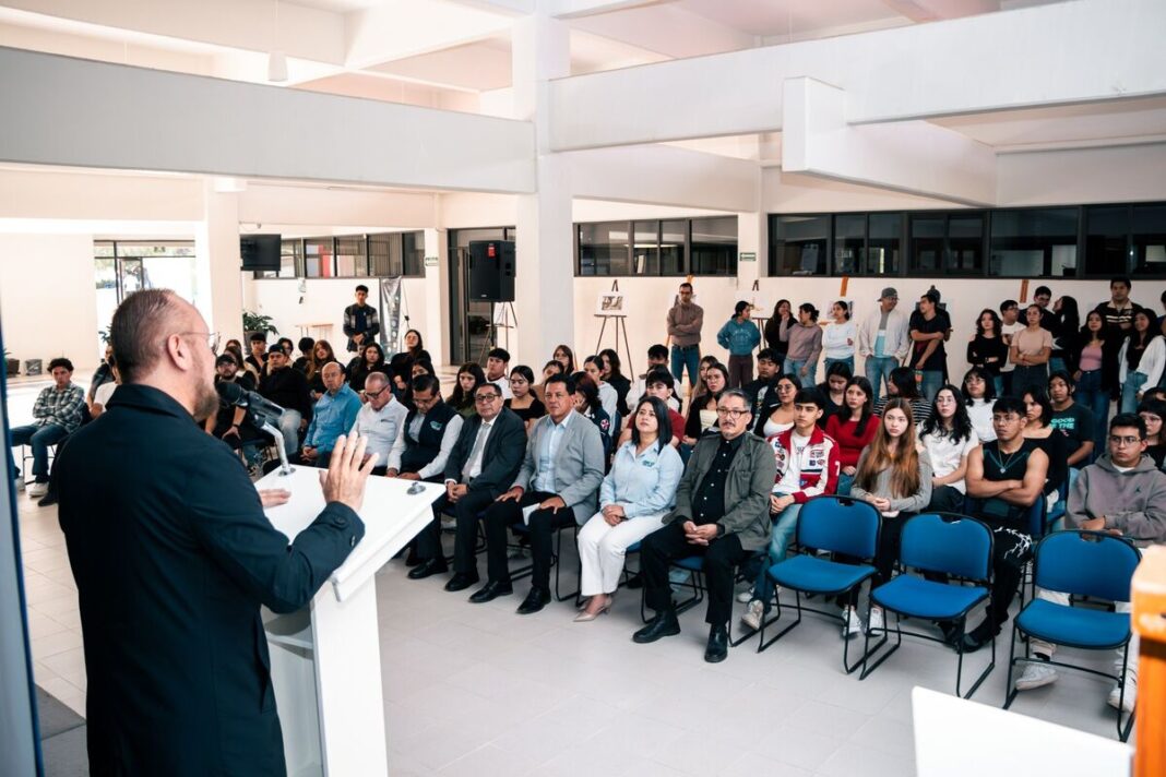 UT San Juan abre exposición fotográfica del Archivo Histórico Municipal