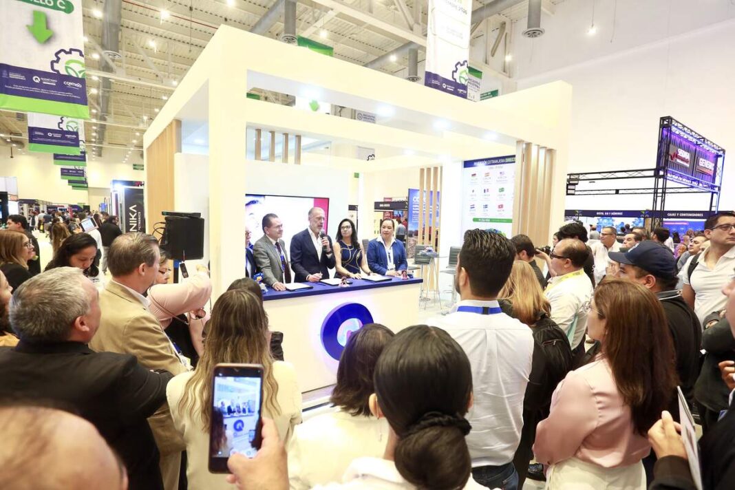 UTEQ firma convenio con Global Electronics Association para capacitar estudiantes en Querétaro