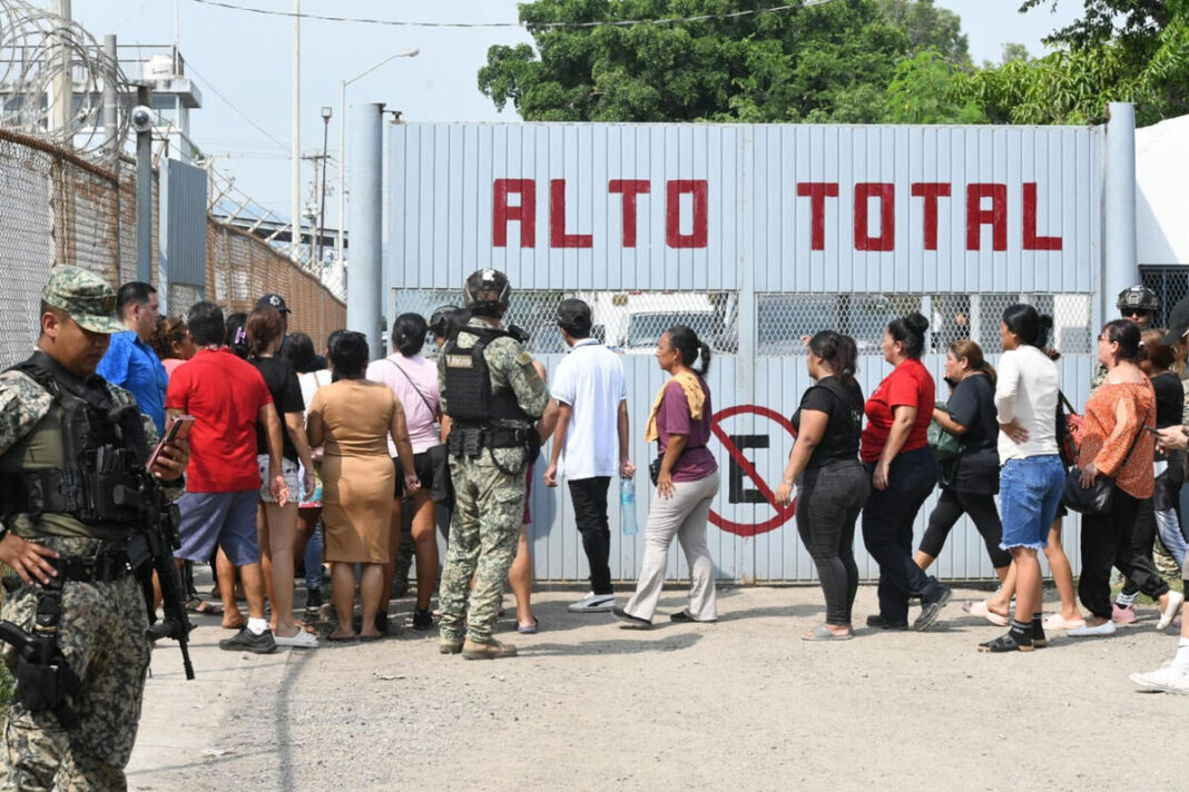 Autorizan una nueva cárcel en Culiacán tras 12 muertos en El Castillo