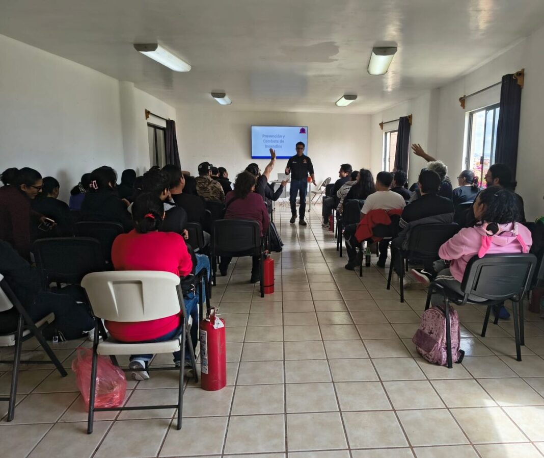 Capacitan a 101 personas de centros de adicciones en Pedro Escobedo