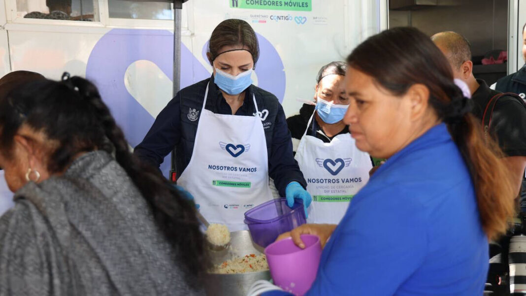 Comedores móviles del DIF atienden a 200 personas en Pie de Gallo
