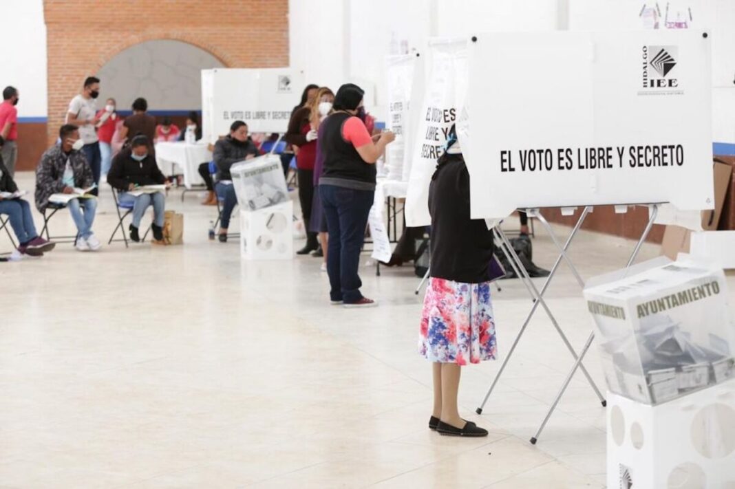 Contralor del INE señala presunta simulación de competencia en contratos por 2 mil 461 mdp