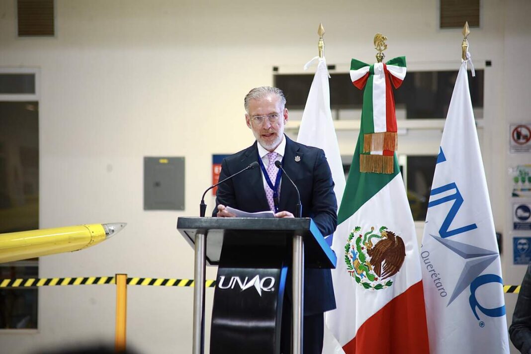 Del Prete expone avances del sector aeroespacial en Querétaro