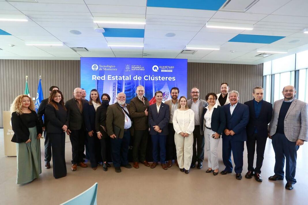 Del Prete firma acuerdo para instalar Red Estatal de Clústeres en el Tec de Monterrey