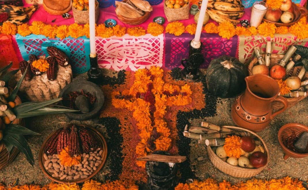 Día de Muertos 2026: cuándo se coloca la ofrenda y qué elementos lleva