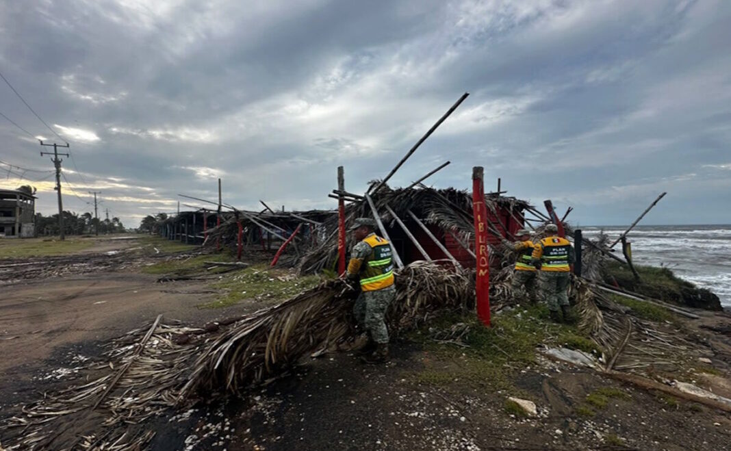 Ejército y Guardia Nacional atienden en Veracruz afectaciones del frente frío 2 con 953 elementos