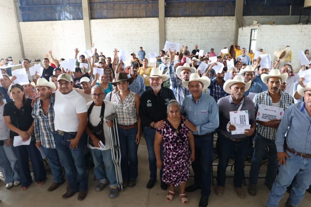 Entrega SEDEA 11.5 toneladas de suplemento a apicultores de la Sierra Gorda