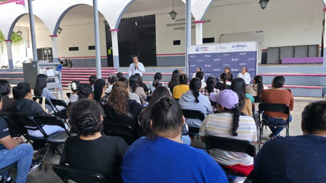 Entregan equipamiento a 26 proyectos de mujeres en cinco municipios serranos