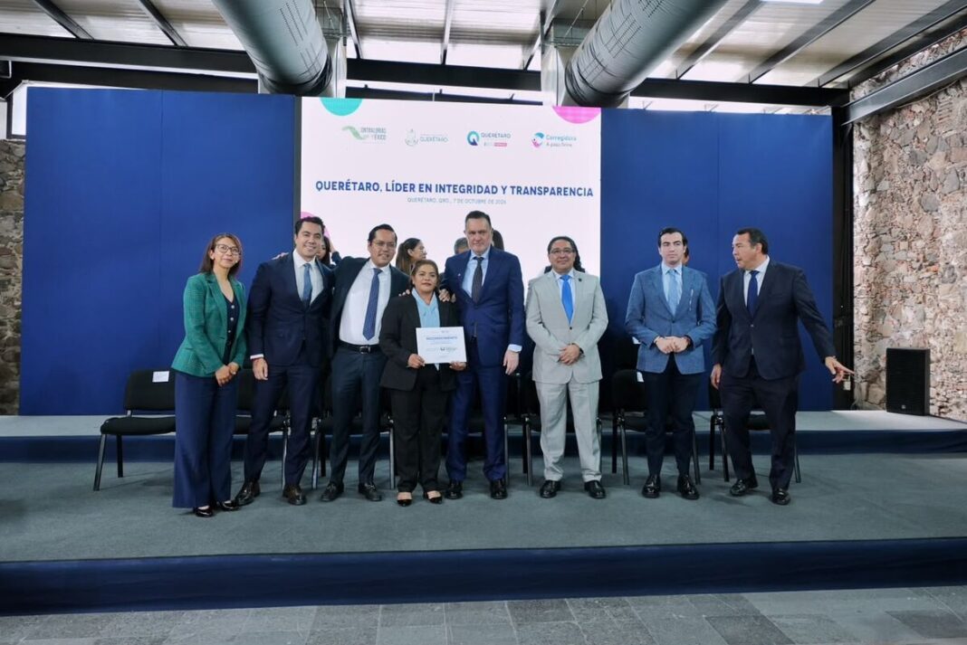 Entregan XVIII Premio Nacional de Contraloría Social 2026 en Querétaro