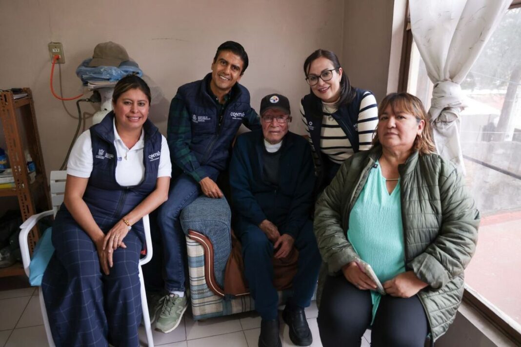 Ernesto Mejía Botello informa a familias de Hércules sobre citas para visa