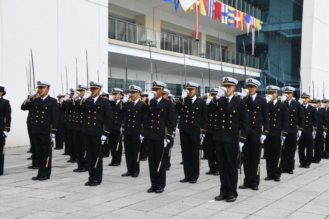 Gradúan a 196 oficiales de Medicina y Enfermería Naval