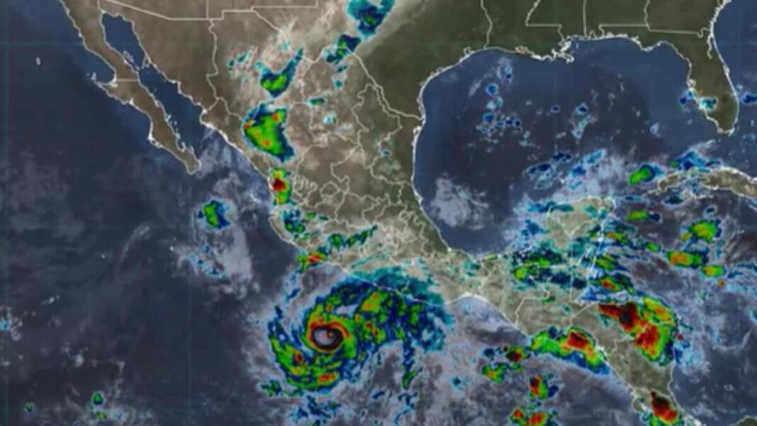 Huracán Trudy sube a categoría 2 y deja lluvias en Guerrero, Oaxaca y Michoacán