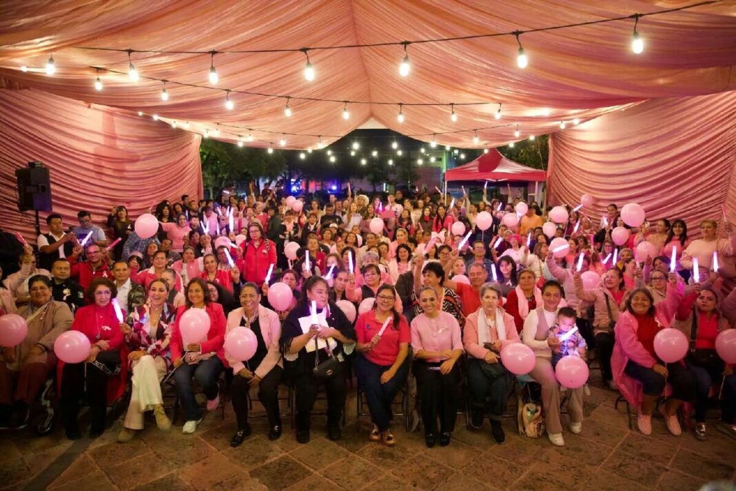 Iluminan de rosa el Puente de la Historia por cáncer de mama