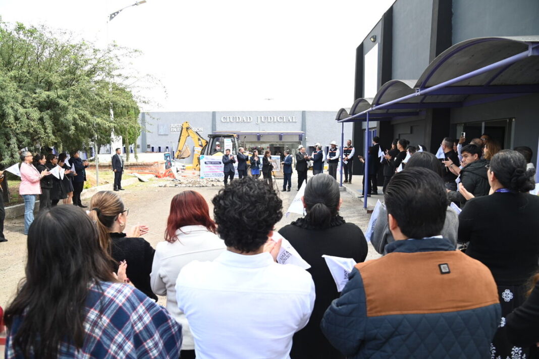 Inician rehabilitación de vialidades en juzgados civiles de Querétaro
