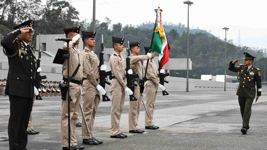 Juan José Montiel asume la dirección del Heroico Colegio Militar
