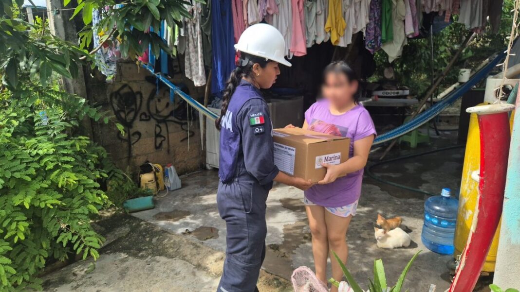 Marina entrega 300 despensas en Nanchital y prevé 700 más en el sur de Veracruz
