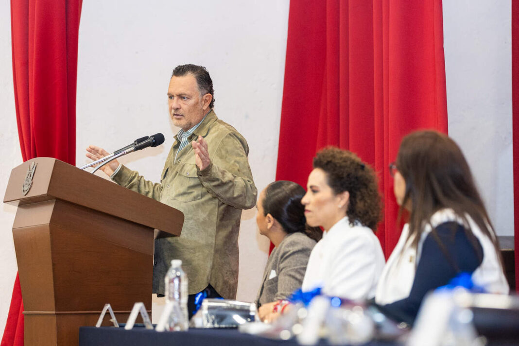 Mauricio Kuri entrega Galardón FECAP 2026 a profesionistas de San Juan del Río