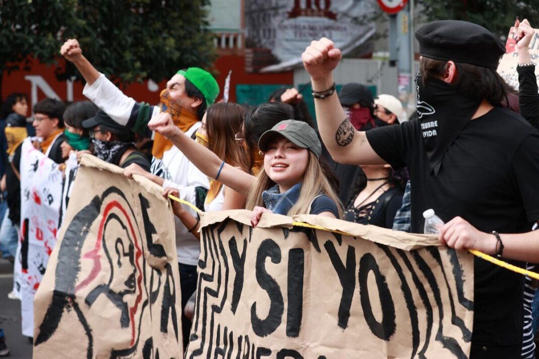 Miles marchan en la CDMX al cumplirse 58 años de la matanza de Tlatelolco