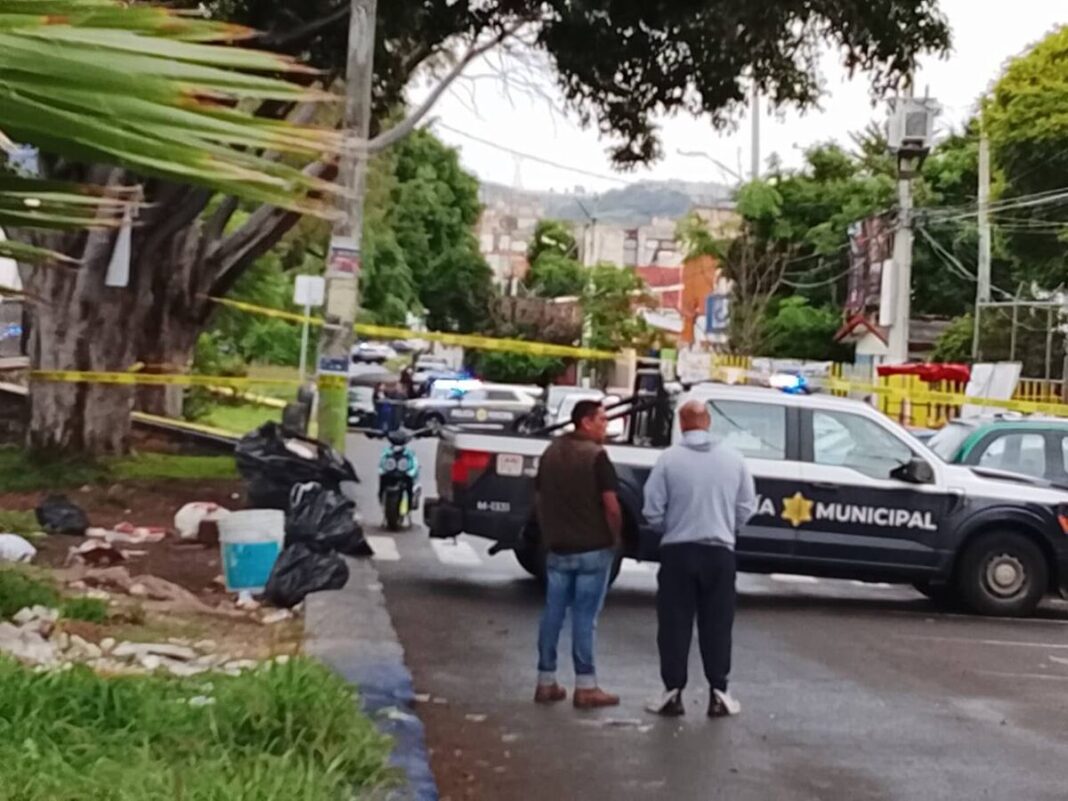 Policías abaten a hombre que amagaba con machete en Satélite