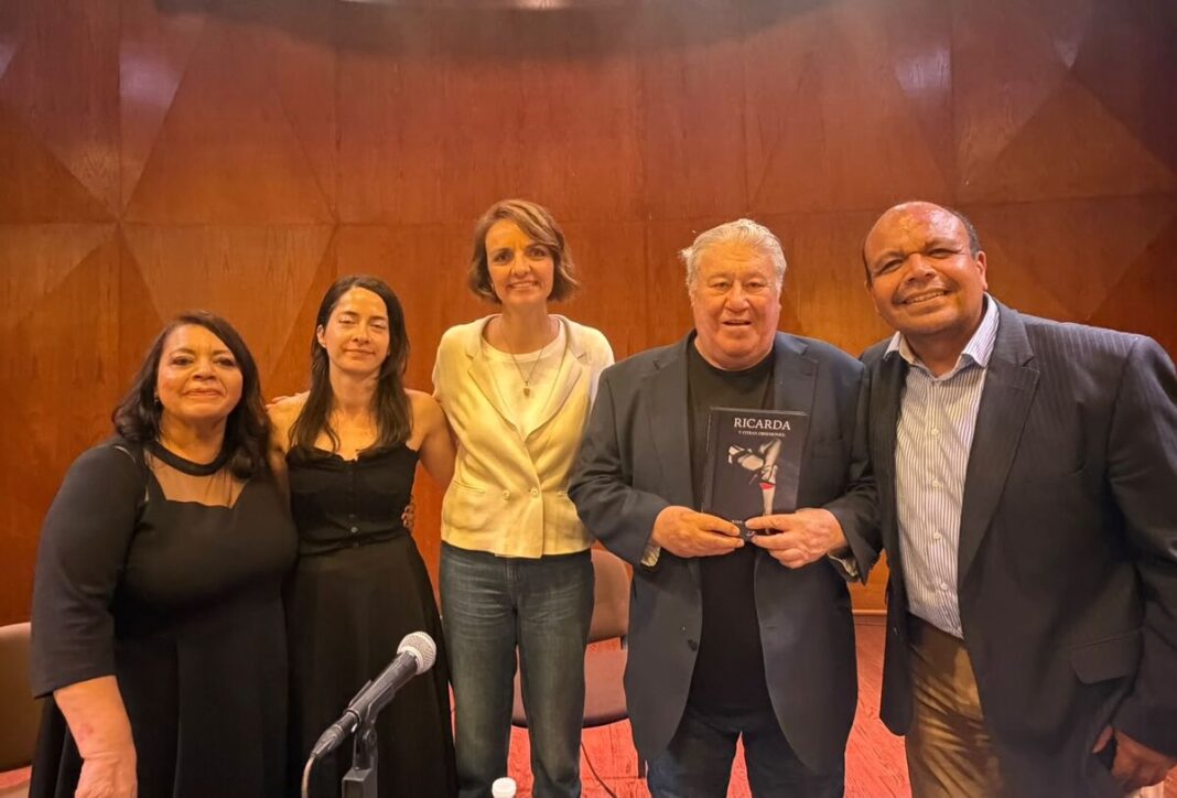 Presentan libro 'Ricarda y otras obsesiones' de Juan Antonio Isla en CEART