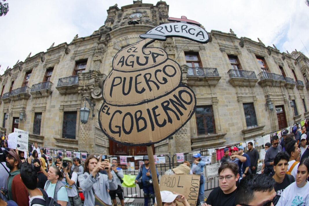 Protesta por el agua en Guadalajara deja cinco detenidos, reporta Lemus