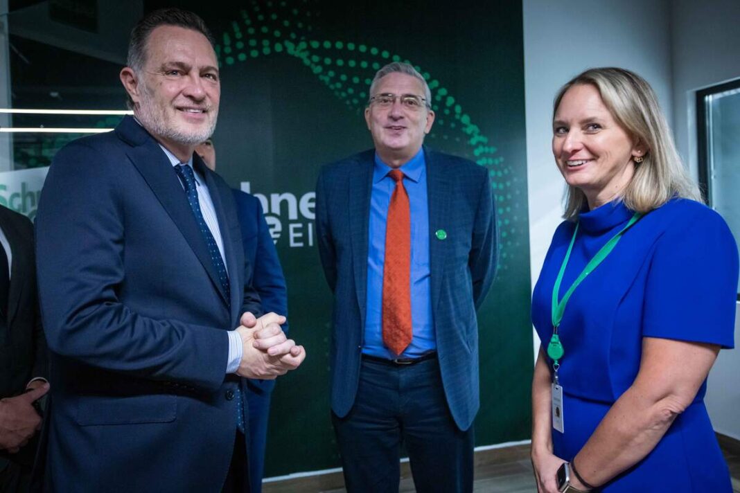 Schneider Electric inaugura campus en Colón con cuatro mil empleos