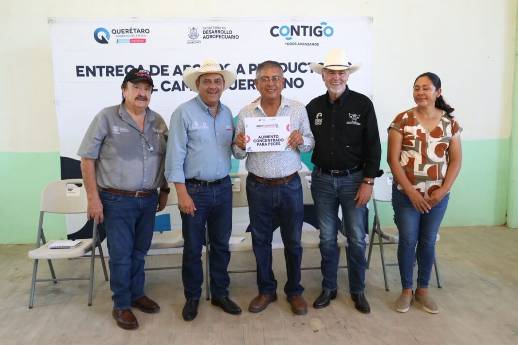 SEDEA entrega 5.7 toneladas de alimento y 14 mil alevines a productores en Arroyo Seco