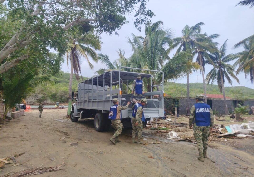Semar traslada a 616 personas a albergues ante el huracán Simon