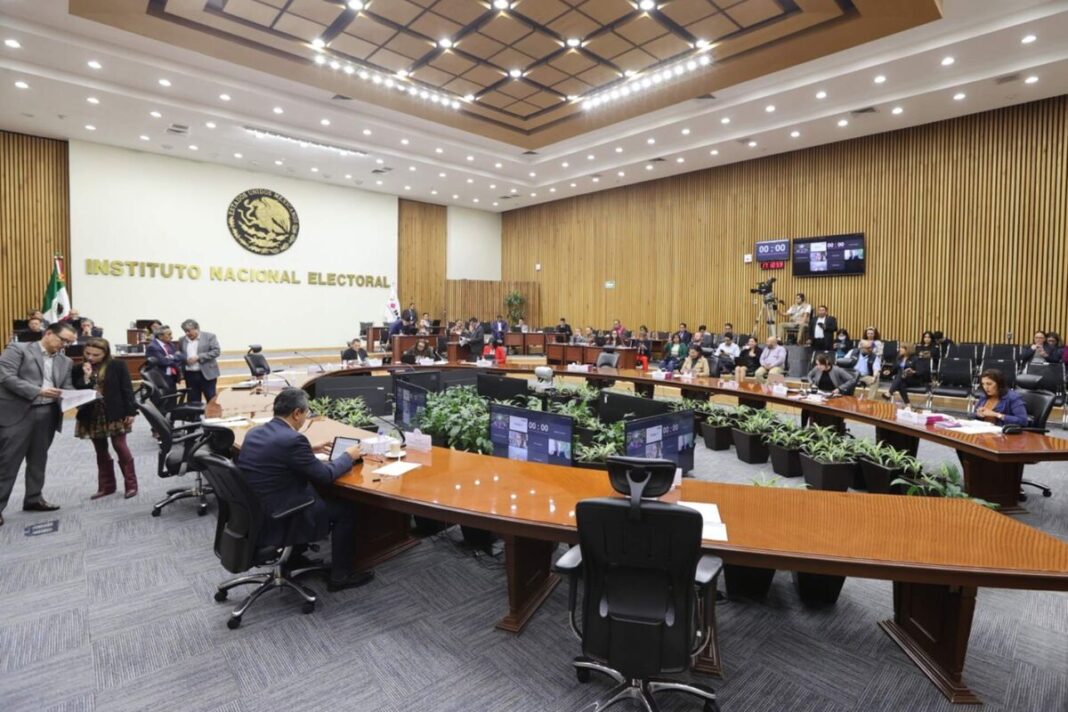 Sheinbaum pide a la ASF una auditoría amplia de contratos del INE