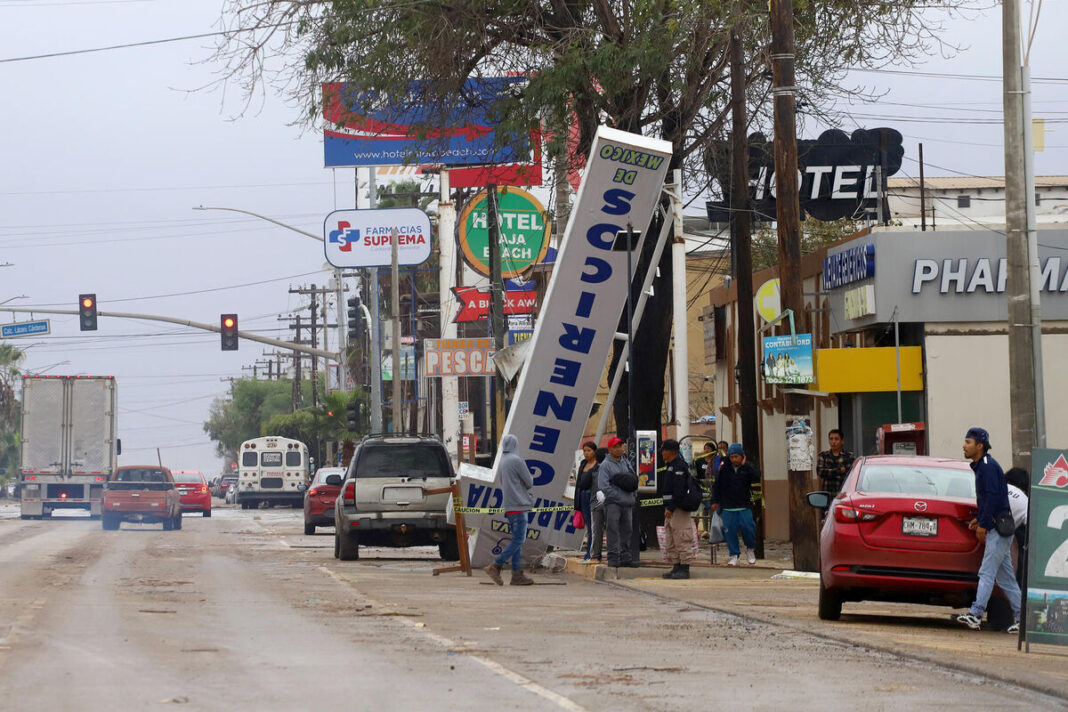 Sube a ocho la cifra de muertos por el ciclón Rachel en Ensenada