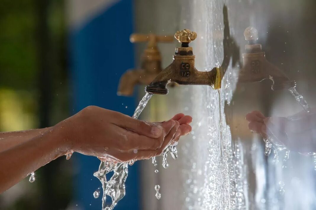 Suspenden el agua potable por una fuga en San Juan del Río
