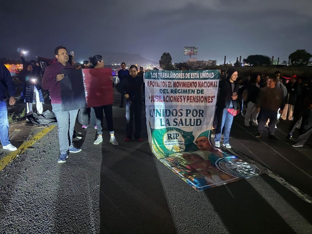 Trabajadores del IMSS tomarán este viernes la caseta de Palmillas