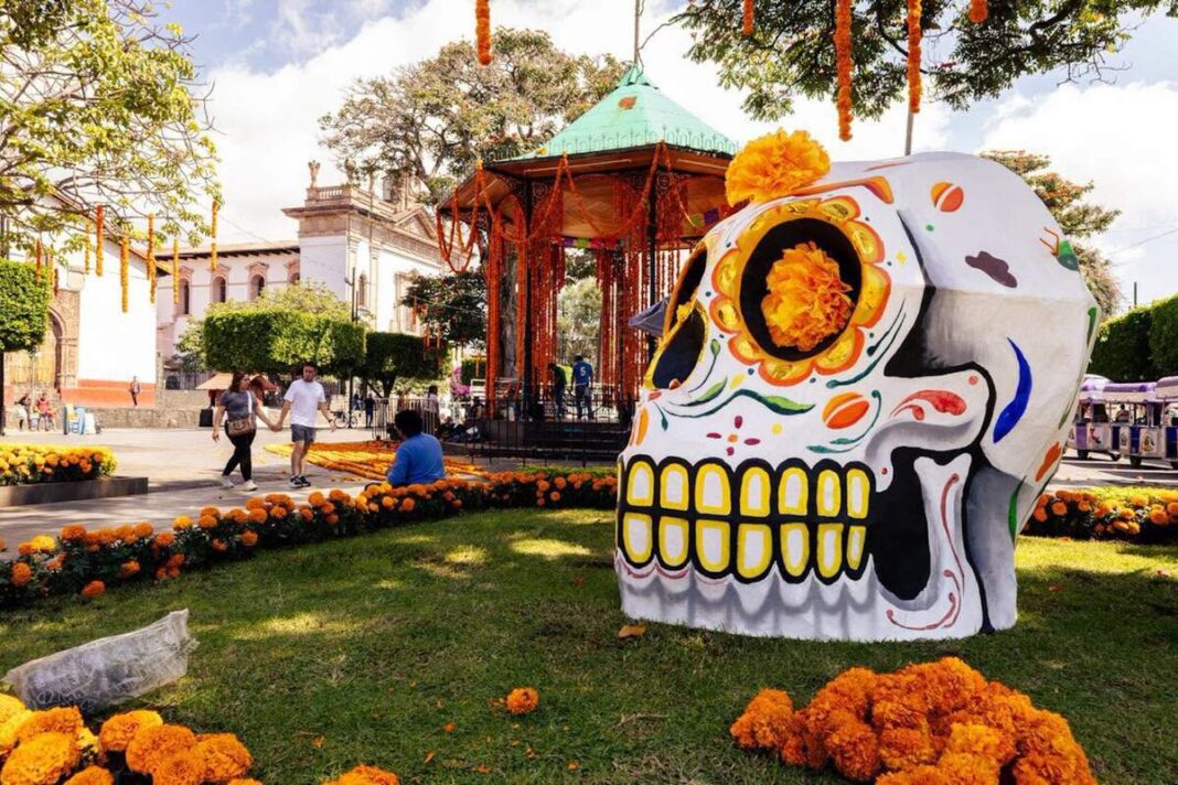 Uruapan conmemora con una marcha y el Festival de Velas el primer año del asesinato de Carlos Manzo